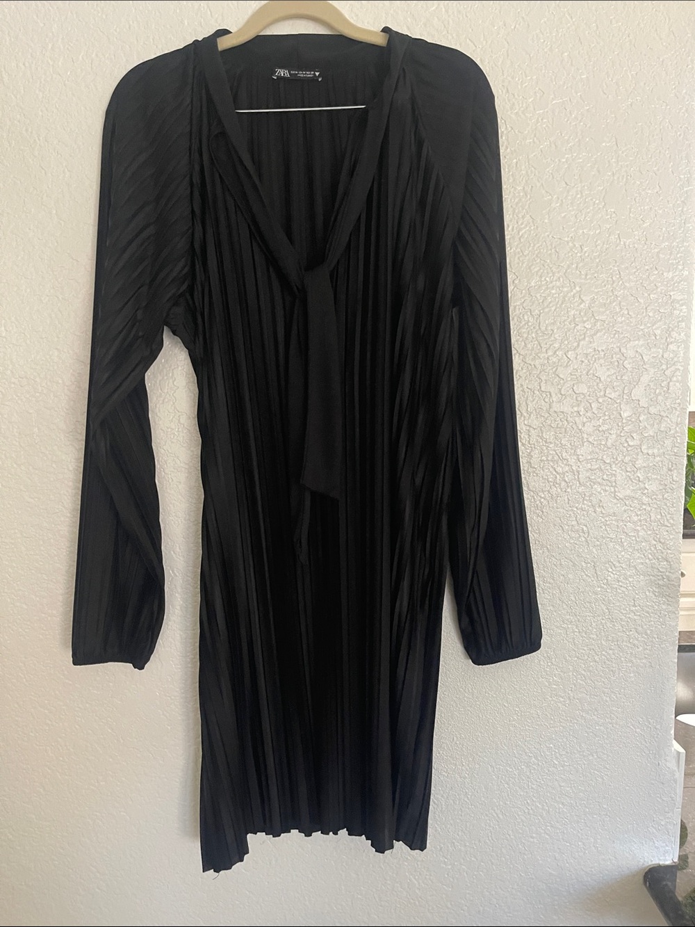 Zara Black Pleated Long-Sleeve Tie-Detail Dress